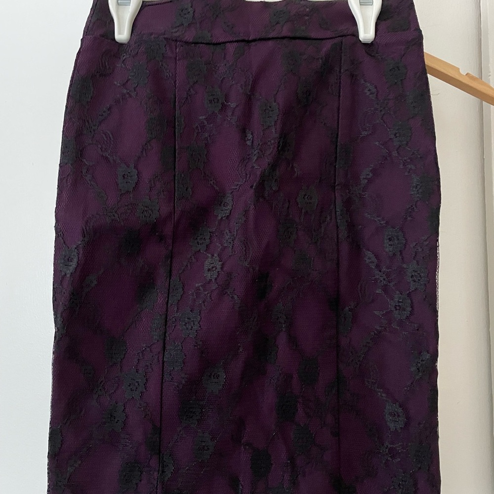 Lace pencil skirt